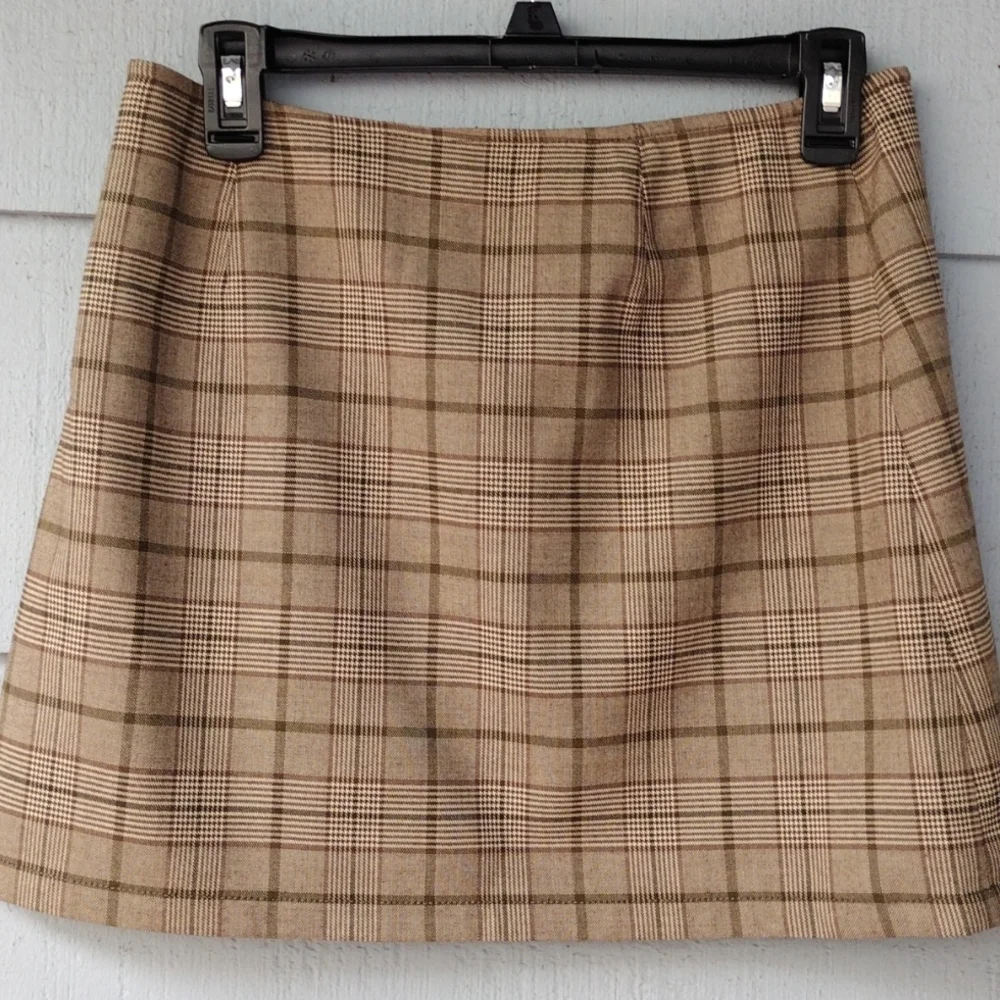 Preppy Neutral Work Wear - Picture 4 of 7